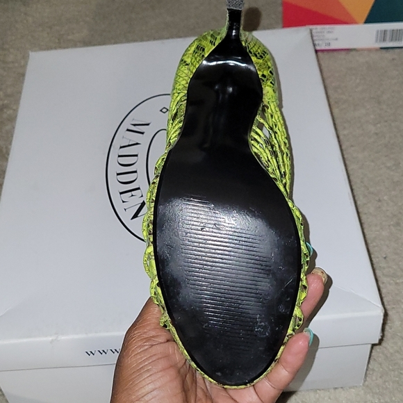 Heels - Picture 3 of 5